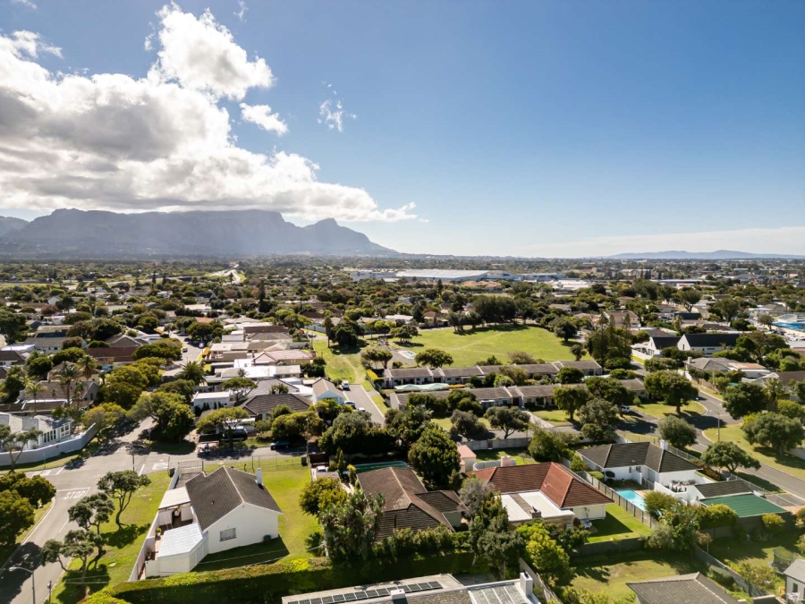 4 Bedroom Property for Sale in Kirstenhof Western Cape